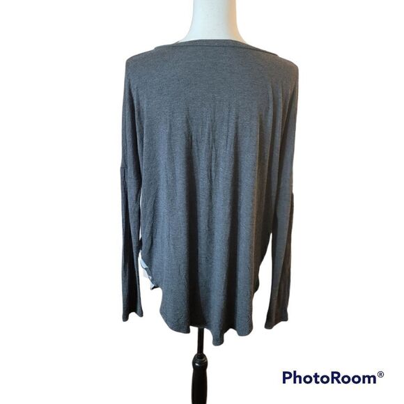 Abercrombie & Fitch Jersey Knit Abstract Top. Size S. - Picture 4 of 8